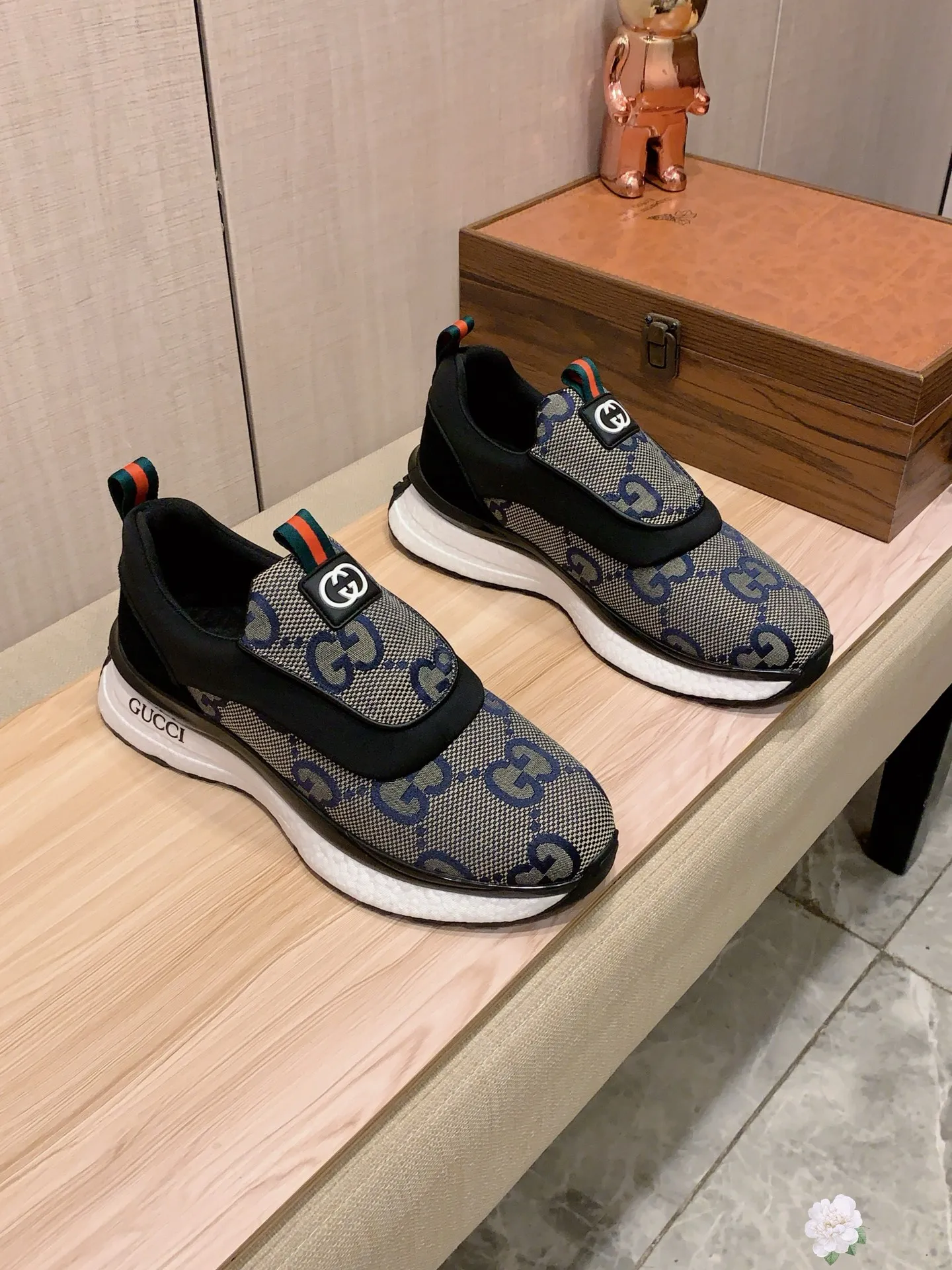 Men's men's shoes💰460💰💰🎩🎩[Lightning][Lightning] "Gucci*" The latest • popular casual shoes, top brand [seduce] luxury ~ purchasing agency, top ~ quality. [Strong] The upper is made of imported breathable cowhide with woven material ➕ breathable sheepskin feet (•) and fine workmanship. The original stylish and stylish soft rubber wear-resistant and non-slip outsole is light and comfortable on the feet. The real thing looks better when photographed. 004: Size: 38-44, 3️⃣ colors selected
